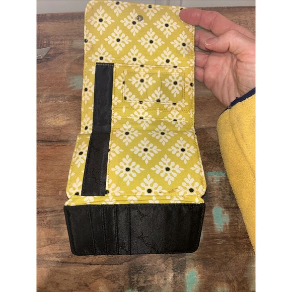 Vera Bradley lot : Wallet, 2 Zip Cases, Wristlet And Tech Case - Picture 5 of 12